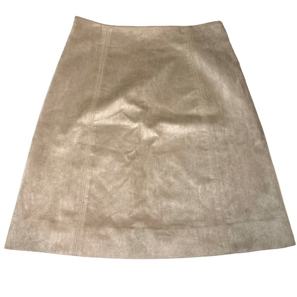 Aritiza Babaton - Hopper Vegan Suede Mini Skirt - Picture 5 of 11